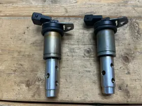 7516293 Bmw 07-10 E60 528xi 528 Set Of 2 Variable Valve Timing Control Solenoid