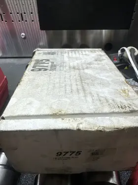 9775 Edelbrock Cylinder Head Intake Valves Qty 8