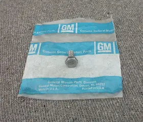 431503 General Motors Used Chevy Olds Pontiac 1/4 Inch -20 X 9/16 Bolt Nat Head Mark Gm Part #