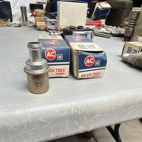 General Motors 6486964 1971 - 1975 Chevrolet Vega Monza Pontiac Astre Pcv Valve Cv-758c Qty 2