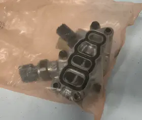 15810rdvj02 Honda 2005 - 2008 Accord Odyssey Vtec Solenoid Spool Valve With Gasket Oem