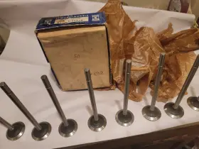 V-1141n Mcquay-norris Nos Chevy Valves Set Of 9 New Old Stock Usa Vintage Part