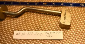 116-589-0143 Mercedes Used M116 V/8 W116 R107 W126 Valve Stem Seal Tool 00