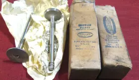 1557340 Mopar Nos 1954-1955 Dodge Truck Exhaust Valve Lot 4 Pcs