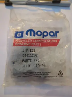 K4411202 Mopar 2.2 Four Cyl. Engine Valve Stem Guide Seals N.o.s.set Of 8