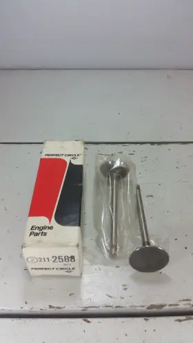 211-2588 Perfect Circle 4 1980-88 Toyota 1452 Cc 1983-88 1587 Intake Valves Vtg