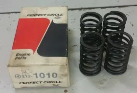 212-1010 Perfect Circle 4 New Engine Valve Springs Vintage
