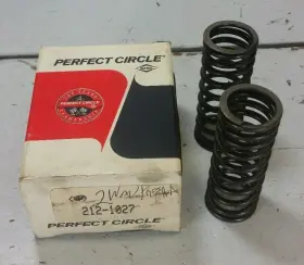 212-1027 Perfect Circle 2 New Engine Valve Springs Vintage Vtg
