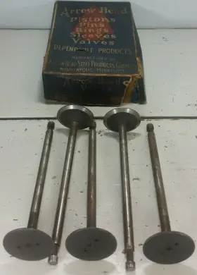 2338 Superior Arrowhead 5 New Nos Engine Valves Vintage