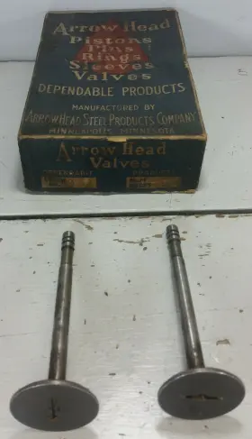 R382 Superior Arrowhead 2 New Engine Valves 1937-42 Dodge Chrysler Desoto