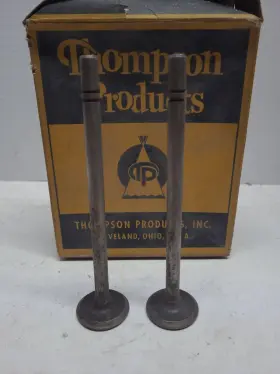 S1697 Thompson Products 2 Exhaust Valves 39 40 41 42 Chrysler 8 Cylinder Saratoga New Yorker C37 Nos