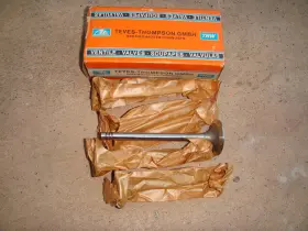 71-3992 Trw Four Nos German Ate Intake Valves For Volkswagen Bus 1976-79 2000cc Engines