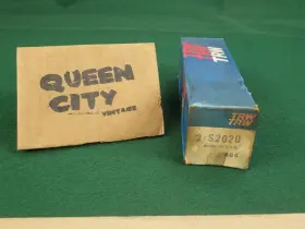 S-2020 Trw S2020 Nos Engine Valves 2 Pieces Gmc 6 Cylinder 228 248 270 Exh 1.47 Inch