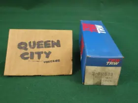Dt407 Trw S2619 Nos Engine Valves 2 Pieces Ihc Tractor D361 Diesel Dt361 D407