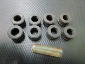 1160500167 Victor Reinz Mercedes 300sel 3.5 4.5 450se 280se 350sl Valve Guide Seal Kit